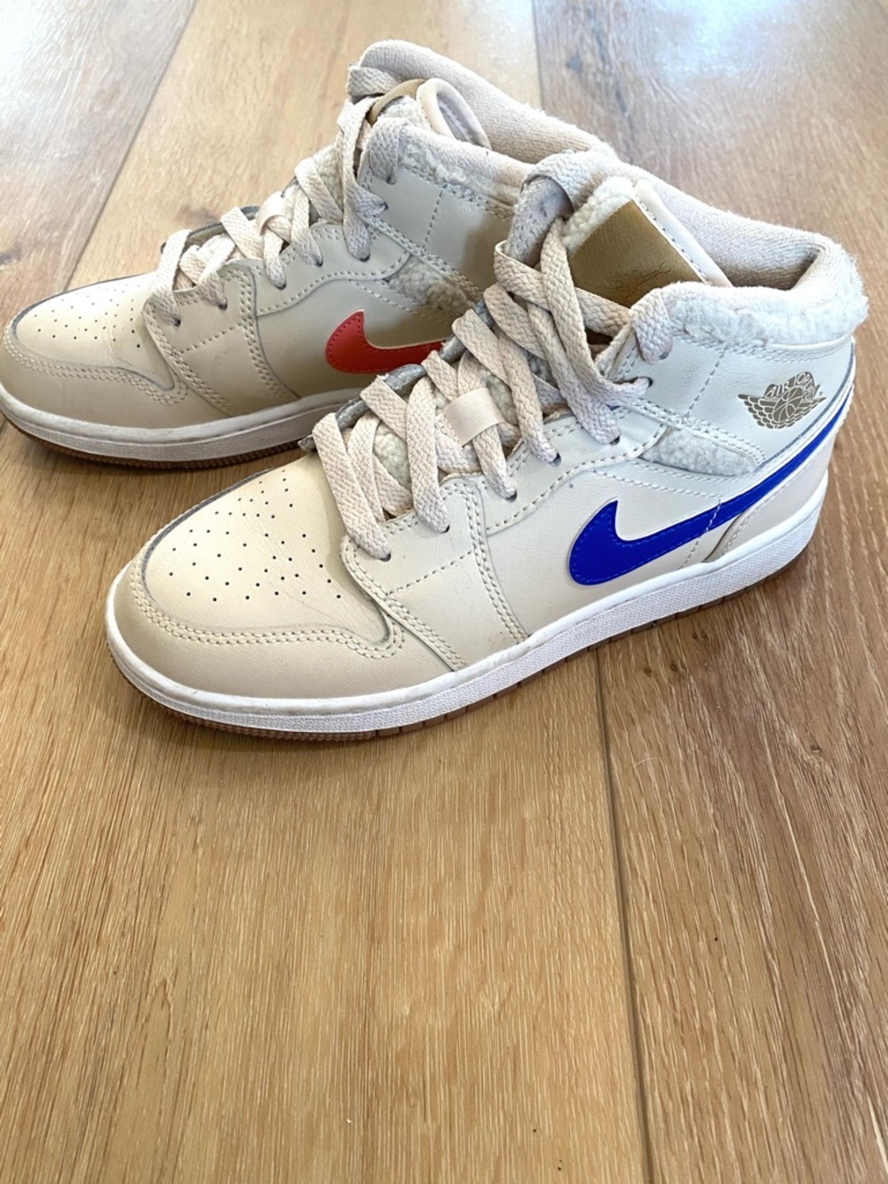 Air Jordan 1 Mid Utility GS “Fleece” Unisex Youth Size 3.5 Colorful School